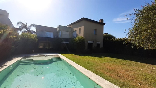 Imagen 6 de 12 de Casa Cuatro Dormitorios Cadaques Funes Hills