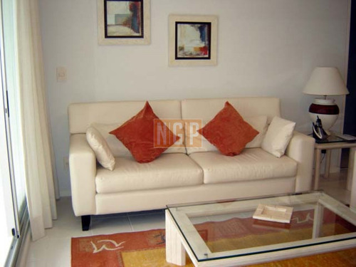 Apartamento En Mansa, 2 Dormitorios - Ref: 1637