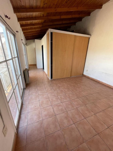 Imagen 7 de 11 de Excelente Galpón Con Departamento 3 Ambientes En Venta - Luis Guillón