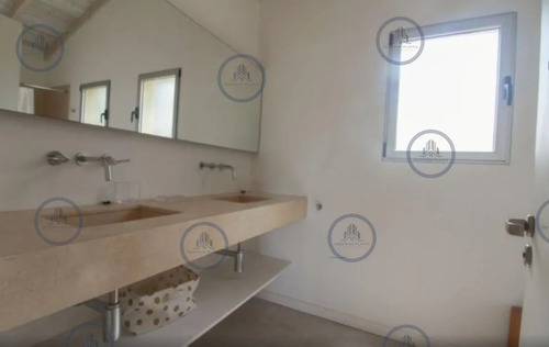 Casa De 4 Suites Mas Dependencia De Servicio En Alquiler Y Venta Barrio Privado Laguna Blanca, Manantiales