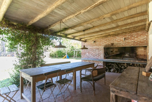 Casa De 3 Dormitorios En Burnett, Punta Del Este-ref:2485