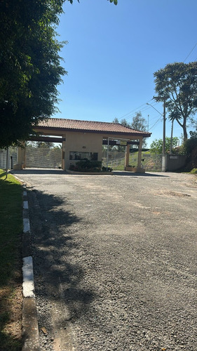 Vende-se Um Terreno Em Condomínio Village D' Atibaia