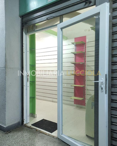 En Venta Local En Maiquetia, Ref 385