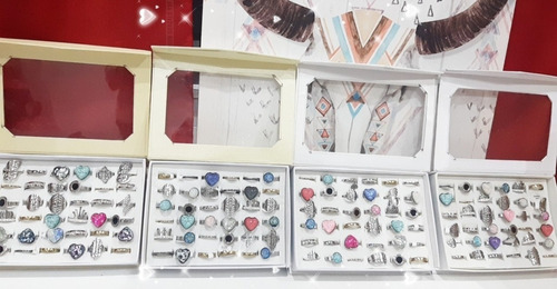 Lote 4 Cajas Anillos Surtidas X36u A $33 De Costo C/u