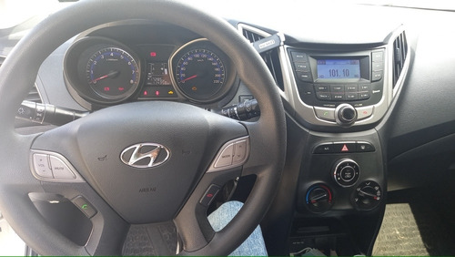 Imagem 4 de 5 de Hyundai Hb20 2015 1.0 Comfort Plus Flex 5p