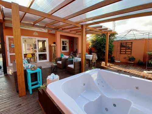 Spa Cabo Frio 2x2 Com 17 Jatos, Aquecedor, Led, Base, Alças