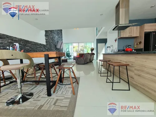 Venta De Casa En El Fracc. Burgos Corinto, Temixco, Morelosclave 4212