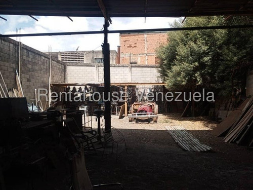 Erika Armeya Alquila, Terreno Con Galpon En El Centro Este De Barquisimeto. Flex: 25-8821