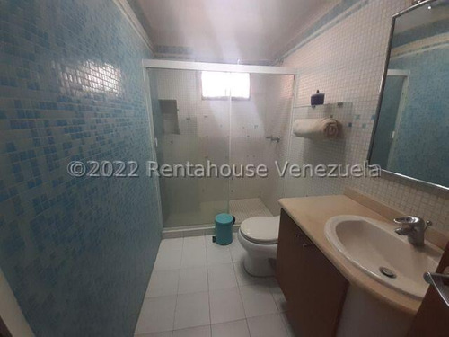 Julio Latouche 23-1971 Hermosa Casa En Venta Doral Garden Mañongo, Amplia, Cómoda, Conjunto Cerrado, Bello Patio, Planta Eléctrica 100% Y Pozo De Agua