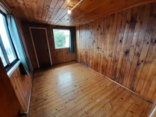 Cinco Dormitorios, 2 Baños, Casa Esquina (104061)
