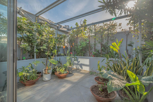 Recoleta. Quintana 400 (ancha) . Unico Y Atipico Piso Alto Con Cochera. Ideal Pied A Terre.
