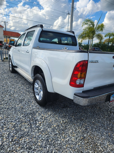 Toyota Hilux Srv 4x4, Año 2011