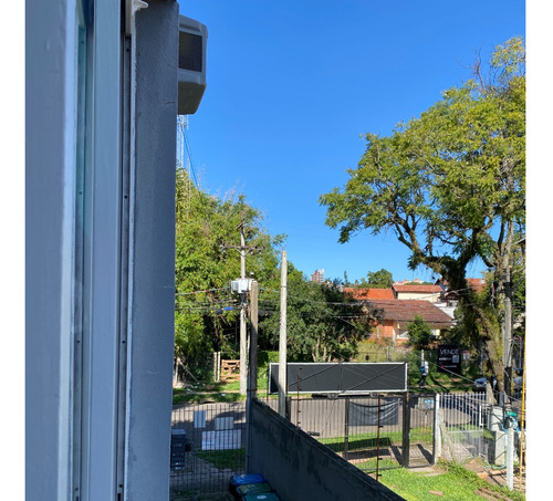 Aluga-se Apartamento Em Ótima Localização No Bairro Cristal E Próximo A Orla
