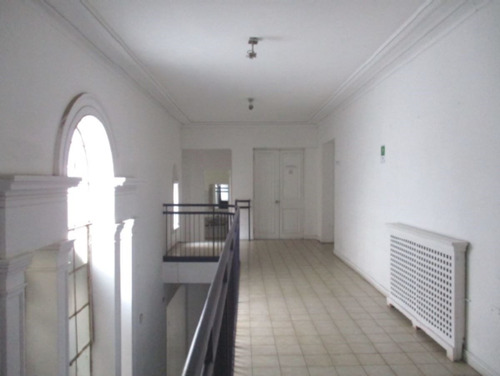 Casa En Venta De 11 Dorm. En Ñuñoa