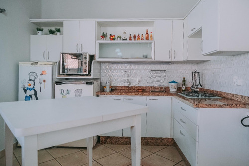 Casa Ampla Na Itoupava Norte, Com 3 Dormitórios Sendo Uma Suite, Sala De Jantar Sala De Estar Sala De Tv Com Lareira, Lavabo, Cozinha, Ampla Área De Lazer Com Piscina.aceita Apto De Menor Valor Na Ne