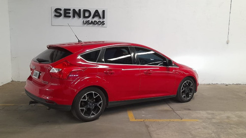 Imagen 4 de 25 de Ford Focus 5p 2.0l N At Titanium
