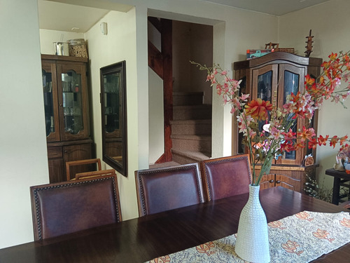 Venta De Exclusiva Residencia En Los Lirios, Collao: Comodi