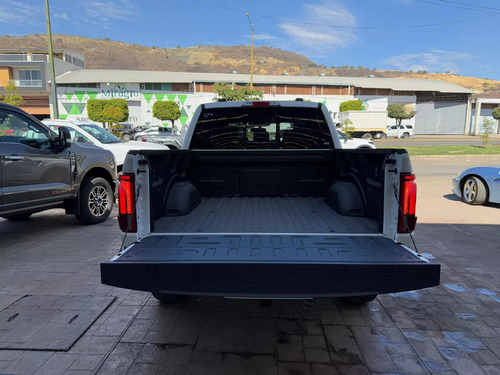 Ford Lobo Lariat