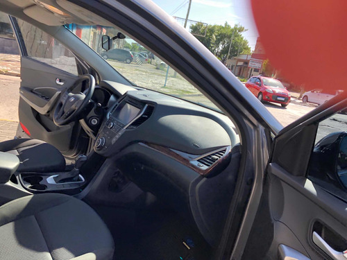 Hyundai Santa Fe 2.4 Seguridad 7as 6mt 2wd 2016