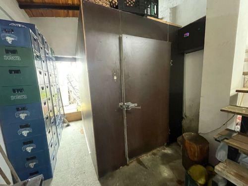 Se Vende Propiedad De 390 M² En Av. Don Tulio. Calle 36 Alto Tránsito, Ideal Para Licorería, Abasto O Bar. Local Operativo Con Licencias, Inventario, Cámaras, Internet Y Casa, Precio Negociable.