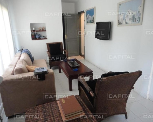 Casa De Cinco Dormitorios En Suite - Punta Del Este- Ref: 25035