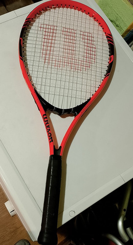 Raqueta De Tenis Wilson 110 L2 Como Nueva
