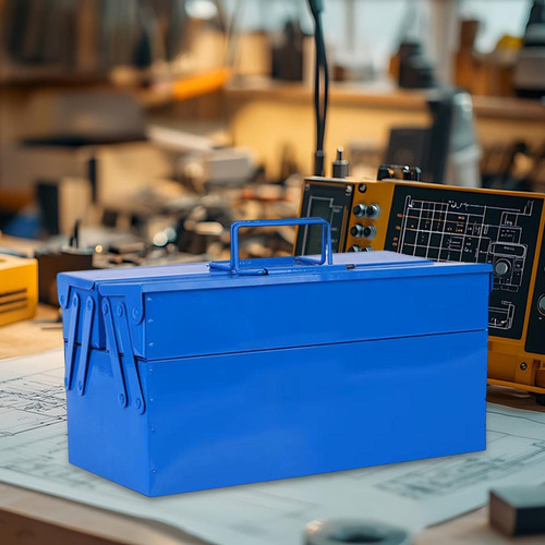 Caja De Caja De Herramientas De Hierro Con Una Maleta