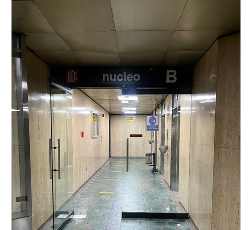En Alquiler Amplia Oficina, Sin Mobiliario En El Nucleo B Del Multicentro Empresarial Del Este. Ln