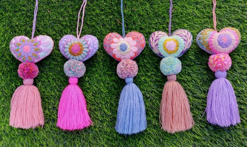 Lote De 6 Colgantes Pompon En Forma Corazón Bordado Rococo
