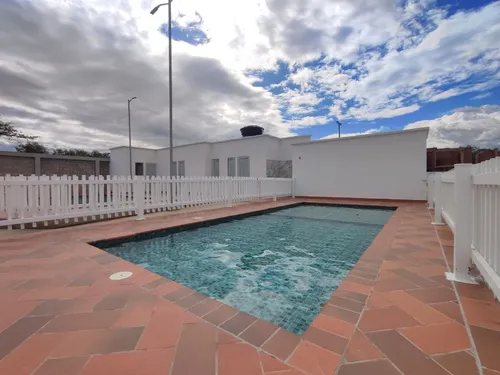 Casa En Arriendo En Prados Del Este. Cod A30837