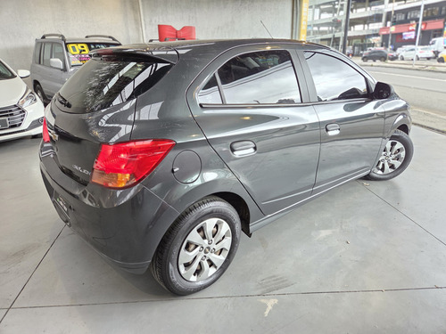 Chevrolet Onix Onix Hatch Joy 1.0 8V Flex 5p Mec.