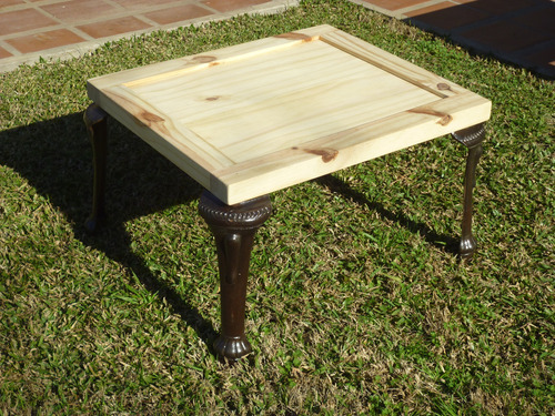 Mesa Ratona Madera Con Patas De Hierro Antiguas