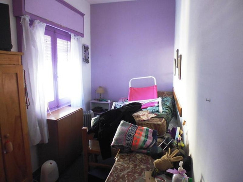Casa De Categoría En Excelente Ubicación! 4 Dormitorios