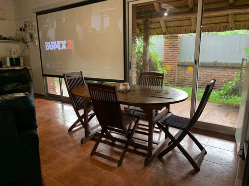 Casa En Parque Del Plata Sur Para 10 Personas, 3 Dormitorios, Con Jacuzzi, Piscina Climatizada, Parrillero Con Barbacoa, Cine De 120 , La Casa Se Encuentra A Unos Metros Del Arroyo