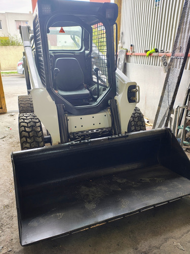 Minicargadora Bobcat Modelo S530 Año 2015 Balde Liso