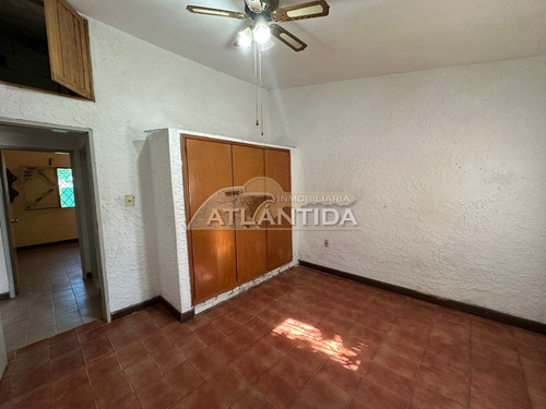 Venta De 3 Propiedades, En Un Terreno Esquina, Excelente Punto De Villa Argentina Norte, Sobre Av 18. Inm Atlántida.