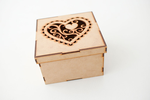 Cajas Caladas 15x15 Corazón Love Fibrofacil X3u
