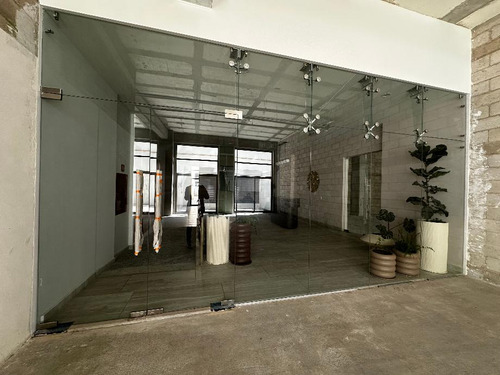 Oficina En Venta En Colonia Ladrón De Guevara, Guadalajara, Jalisco