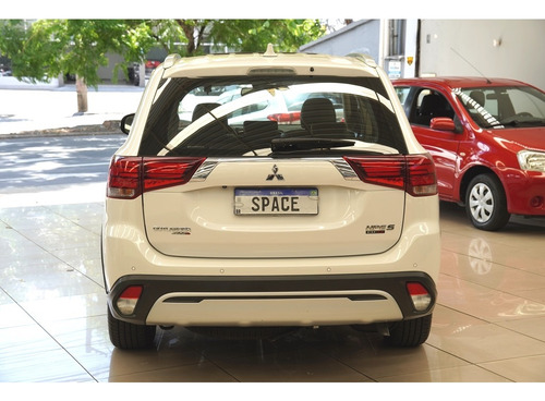 Mitsubishi Outlander 2.2 MIVEC DI-D DIESEL HPE-S AWD AUTOMÁTICO