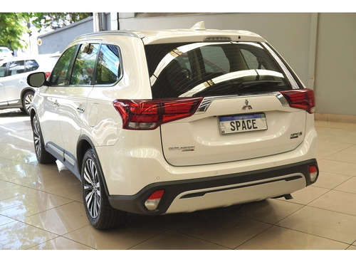 Mitsubishi Outlander 2.2 MIVEC DI-D DIESEL HPE-S AWD AUTOMÁTICO