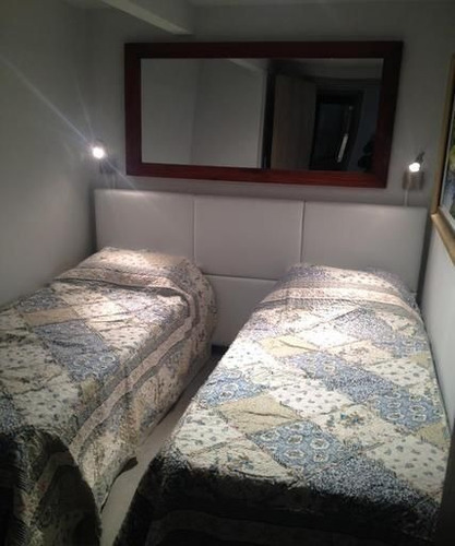 Venta De Apartamento 1 Dormitorio Y Medio En Playa Mansa