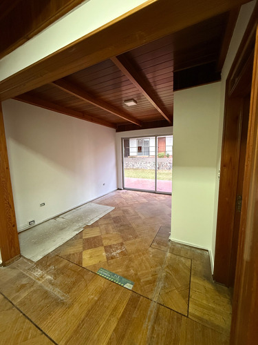 Arriedo Comercial 14 Oficinas, Sala De Reuniones, 12 Est.