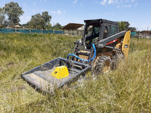 Imagen 3 de 5 de Implemento Desmalezadora Para Minicargadora Vialplan, Bobcat