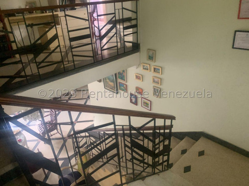 Ms: 23-33142 En Venta Amplia Casa En Las Acacias. A=481m2, 6h, 4b, 3p.