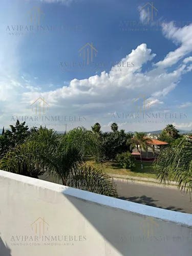 Casa En Venta En Jalisco, Peña De Bernal, La Arbolada, Fracc. Las Luces. (atg054)