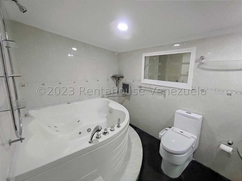 Townhouse En Una De Las Mejores Zonas De Maracay En Venta En La Morita Aragua 23-27256 Ecir