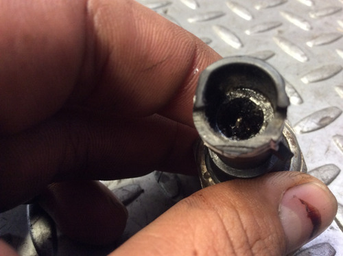 Sensor Presión Aceite Detall Chevrolet Tornado 1.8 Std 04-11 (Usado)