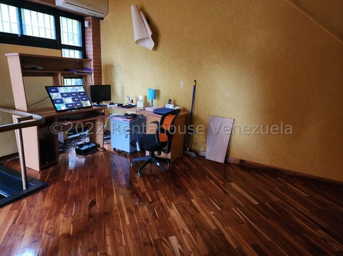 Cómoda Y Esplendida Casa En Venta Ubicada En Oripoto 23-15865