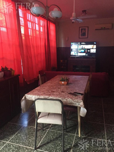 Imagen 4 de 13 de Venta De Casa 3 Ambientes En Quilmes Con Cochera Y Patio ( 25484)