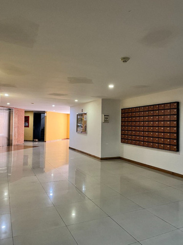 En Venta Espectacular Apartamento De 72 M² En Santa Mónica. (a.p)